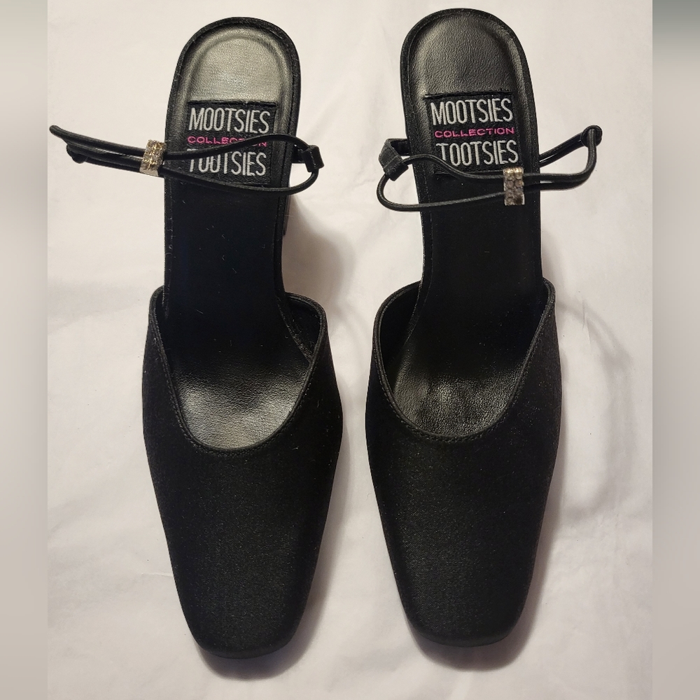 Mootsies Tootsies
